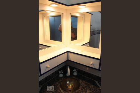 Banheiro da Suíte 1 de casa para alugar com 3 quartos, 200m² em Jardim da Fonte, Jundiaí