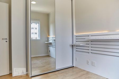 Quarto 1 de apartamento para alugar com 2 quartos, 52m² em Vila Anastácio, São Paulo