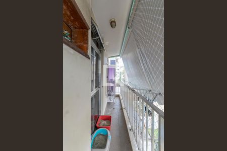 Apartamento à venda com 74m², 2 quartos e 1 vaga Apartamento à venda com 74m², 2 quartos e 1 vagaSacada