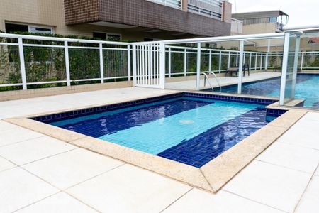 Apartamento à venda com 62m², 2 quartos e 1 vaga Apartamento à venda com 62m², 2 quartos e 1 vagaÁrea comum - Piscina