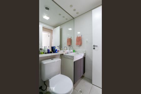 Apartamento à venda com 62m², 2 quartos e 1 vaga Apartamento à venda com 62m², 2 quartos e 1 vagaBanheiro