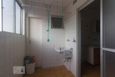 Apartamento à venda com 66m², 3 quartos e 1 vagaÁrea de Serviço