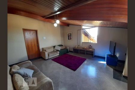 Casa para alugar com 800m², 5 quartos e 5 vagas Casa para alugar com 800m², 5 quartos e 5 vagasSala de TV