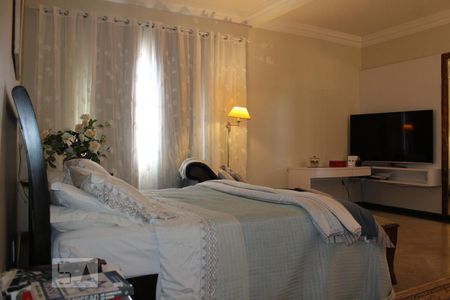 Casa para alugar com 800m², 5 quartos e 5 vagasSuíte máster