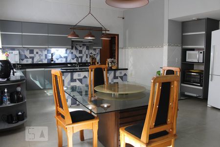 Casa para alugar com 800m², 5 quartos e 5 vagasCozinha