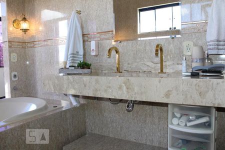 Casa para alugar com 800m², 5 quartos e 5 vagasSuíte máster