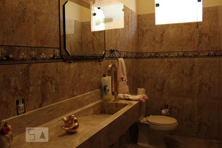 Casa para alugar com 800m², 5 quartos e 5 vagasBanheiro Social