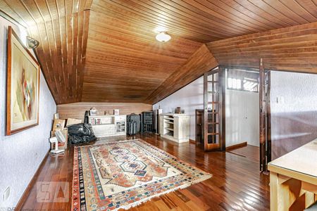 Casa para alugar com 330m², 4 quartos e 4 vagas Casa para alugar com 330m², 4 quartos e 4 vagasÁtico