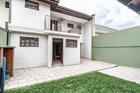 Casa para alugar com 330m², 4 quartos e 4 vagas Casa para alugar com 330m², 4 quartos e 4 vagasFundos