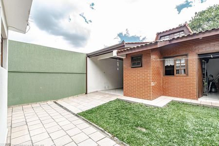 Casa para alugar com 330m², 4 quartos e 4 vagas Casa para alugar com 330m², 4 quartos e 4 vagasFundos