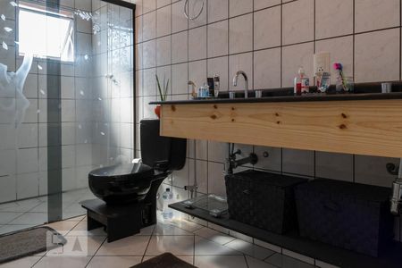 Casa à venda com 596m², 5 quartos e 8 vagas Casa à venda com 596m², 5 quartos e 8 vagasBanheiro da Suíte