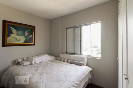 Apartamento à venda com 212m², 3 quartos e 2 vagas Apartamento à venda com 212m², 3 quartos e 2 vagasQuarto 2