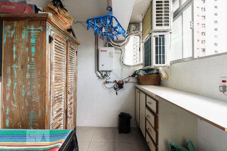 Apartamento à venda com 212m², 3 quartos e 2 vagas Apartamento à venda com 212m², 3 quartos e 2 vagasÁrea de serviço