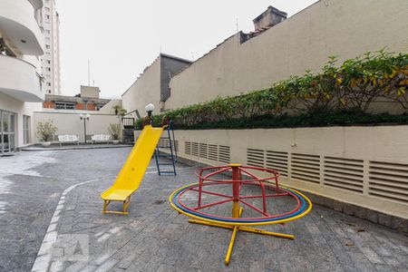 Apartamento à venda com 212m², 3 quartos e 2 vagas Apartamento à venda com 212m², 3 quartos e 2 vagasÁrea comum - Playground