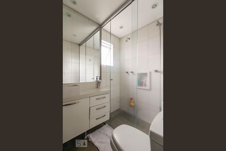 Apartamento à venda com 212m², 3 quartos e 2 vagas Apartamento à venda com 212m², 3 quartos e 2 vagasBanheiro Suíte