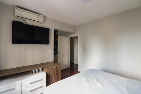 Apartamento à venda com 212m², 3 quartos e 2 vagas Apartamento à venda com 212m², 3 quartos e 2 vagasSuíte