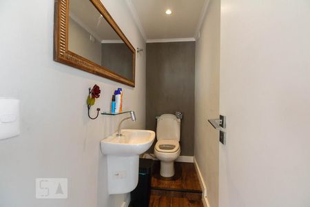 Apartamento à venda com 212m², 3 quartos e 2 vagas Apartamento à venda com 212m², 3 quartos e 2 vagasLavabo