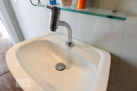 Apartamento à venda com 212m², 3 quartos e 2 vagas Apartamento à venda com 212m², 3 quartos e 2 vagasLavabo