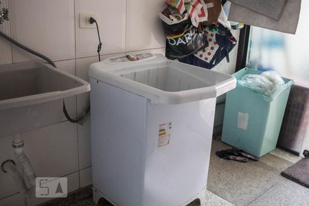 Casa à venda com 677m², 5 quartos e 8 vagas Casa à venda com 677m², 5 quartos e 8 vagasLavanderia