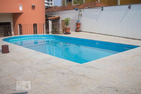 Casa à venda com 677m², 5 quartos e 8 vagas Casa à venda com 677m², 5 quartos e 8 vagasPiscina