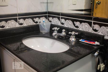 Casa à venda com 677m², 5 quartos e 8 vagas Casa à venda com 677m², 5 quartos e 8 vagasBanheiro da Suíte 3