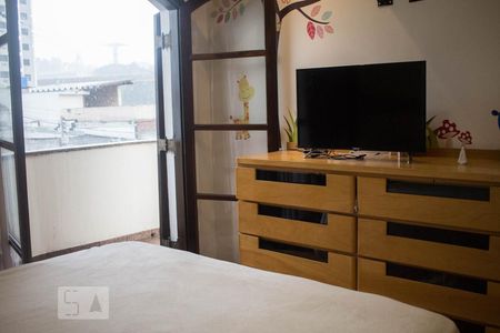 Casa à venda com 677m², 5 quartos e 8 vagas Casa à venda com 677m², 5 quartos e 8 vagasSuíte 5