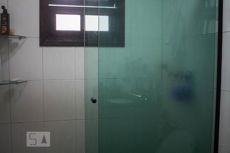 Casa à venda com 677m², 5 quartos e 8 vagas Casa à venda com 677m², 5 quartos e 8 vagasBanheiro da Suíte 2