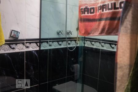 Casa à venda com 677m², 5 quartos e 8 vagas Casa à venda com 677m², 5 quartos e 8 vagasBanheiro da Suíte 3