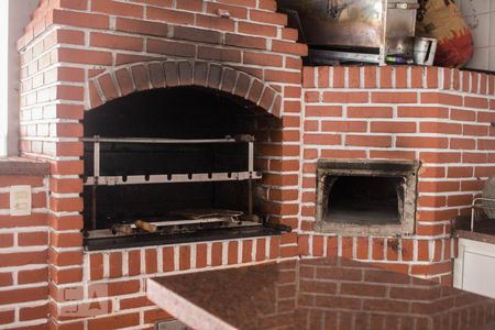 Casa à venda com 677m², 5 quartos e 8 vagas Casa à venda com 677m², 5 quartos e 8 vagasÁrea de Lazer - Churrasqueira