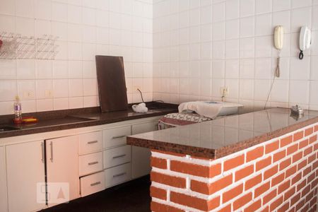 Casa à venda com 677m², 5 quartos e 8 vagas Casa à venda com 677m², 5 quartos e 8 vagasÁrea de Lazer - Churrasqueira