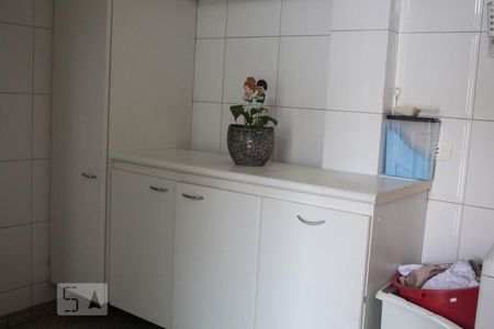 Casa à venda com 677m², 5 quartos e 8 vagas Casa à venda com 677m², 5 quartos e 8 vagasLavanderia