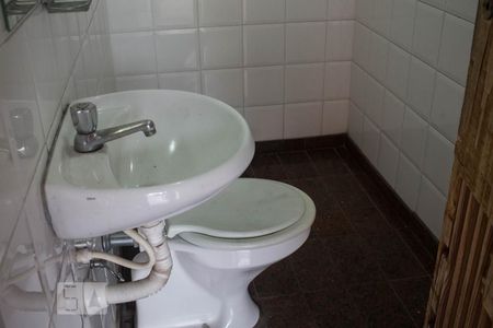 Casa à venda com 677m², 5 quartos e 8 vagas Casa à venda com 677m², 5 quartos e 8 vagasBanheiro da Área de Lazer