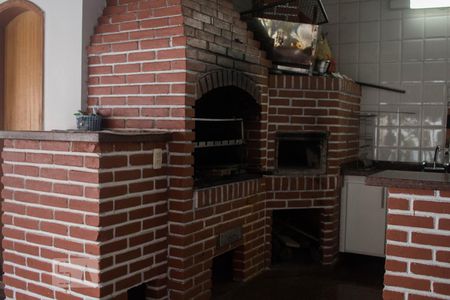 Casa à venda com 677m², 5 quartos e 8 vagas Casa à venda com 677m², 5 quartos e 8 vagasÁrea de Lazer - Churrasqueira