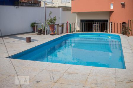 Casa à venda com 677m², 5 quartos e 8 vagas Casa à venda com 677m², 5 quartos e 8 vagasPiscina