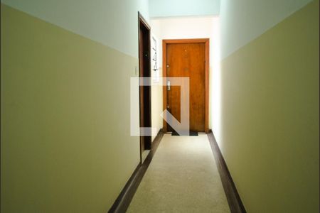 Apartamento à venda com 63m², 2 quartos e sem vaga Apartamento à venda com 63m², 2 quartos e sem vagaEntrada - hall do andar