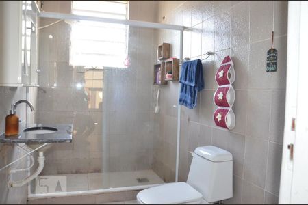 Casa à venda com 330m², 3 quartos e 2 vagasBanheiro de Serviço