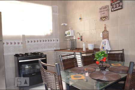 Casa à venda com 330m², 3 quartos e 2 vagasCozinha