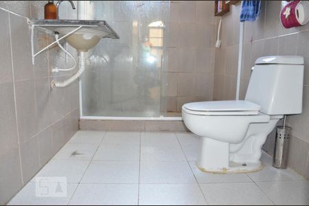 Casa à venda com 330m², 3 quartos e 2 vagasBanheiro de Serviço