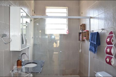 Casa à venda com 330m², 3 quartos e 2 vagasBanheiro de Serviço