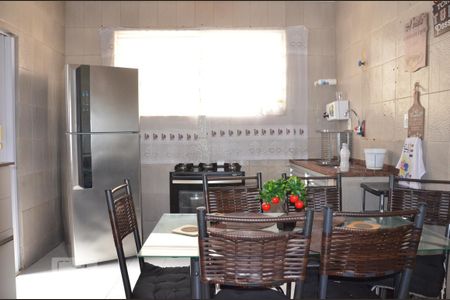 Casa à venda com 330m², 3 quartos e 2 vagasCozinha