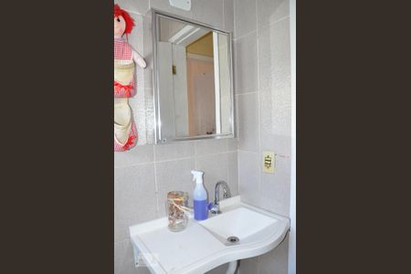 Casa à venda com 330m², 3 quartos e 2 vagasBanheiro social