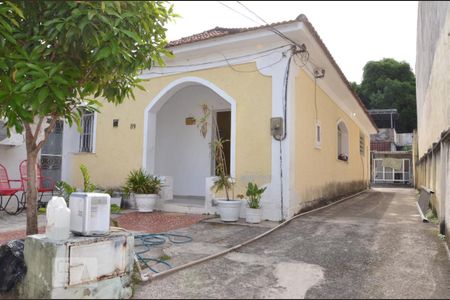 Casa à venda com 330m², 3 quartos e 2 vagasFachada