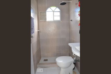 Casa à venda com 330m², 3 quartos e 2 vagasBanheiro social