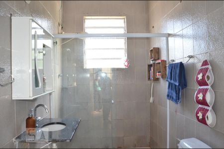 Casa à venda com 330m², 3 quartos e 2 vagasBanheiro de Serviço