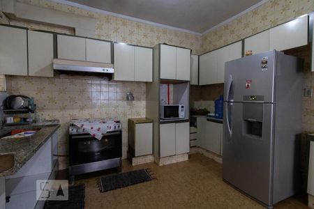 Apartamento à venda com 250m², 3 quartos e 3 vagas Apartamento à venda com 250m², 3 quartos e 3 vagasCozinha