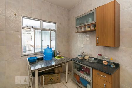 Casa à venda com 196m², 6 quartos e 4 vagas Casa à venda com 196m², 6 quartos e 4 vagasCozinha
