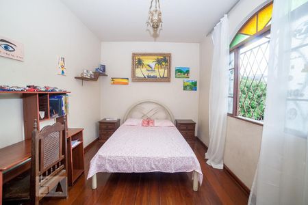 Casa à venda com 240m², 3 quartos e 4 vagasQuarto 2