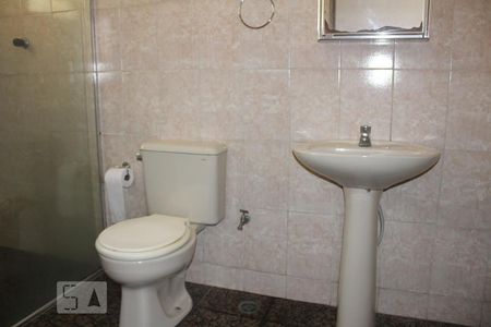 Banheiro de casa para alugar com 1 quarto, 55m² em Vila Uniao (zona Leste), São Paulo