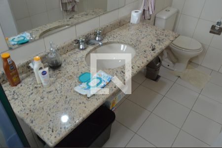 Apartamento à venda com 178m², 3 quartos e 2 vagas Apartamento à venda com 178m², 3 quartos e 2 vagasBanheiro 2