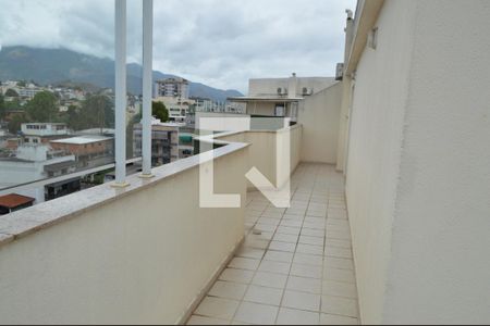 Apartamento à venda com 178m², 3 quartos e 2 vagas Apartamento à venda com 178m², 3 quartos e 2 vagasTerraço